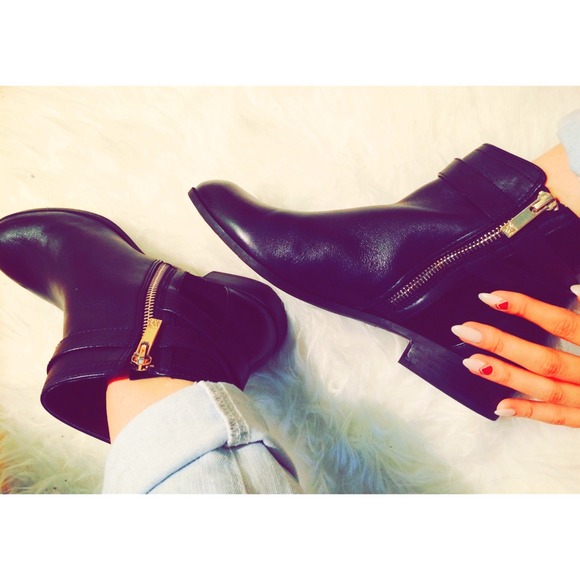 ➡️Order our Anne Klein Bootie👢