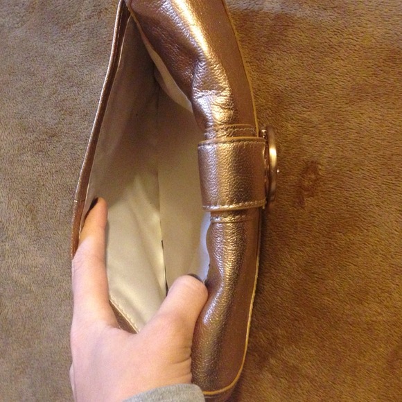 Rose gold coach wristlet ! - Picture 3 of 3