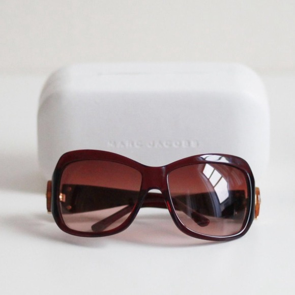 SOLD! - Picture 1 of 3