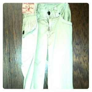 True Religion World Tour kahkis