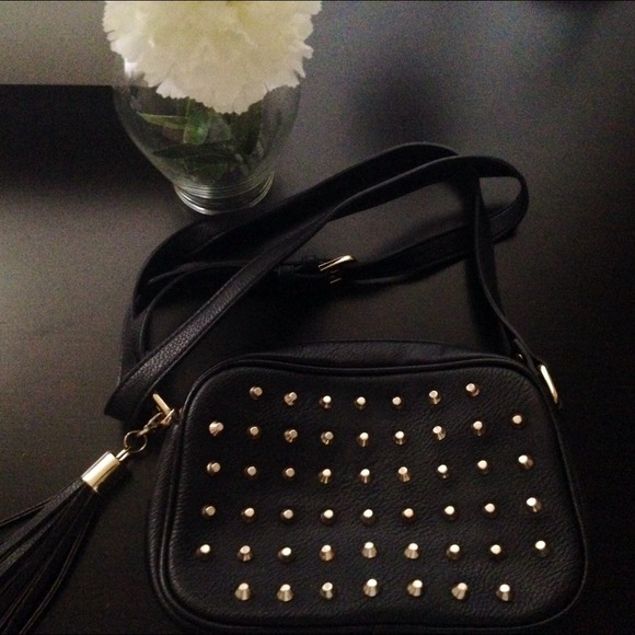 🚫SOLD🚫Cute studded black purse