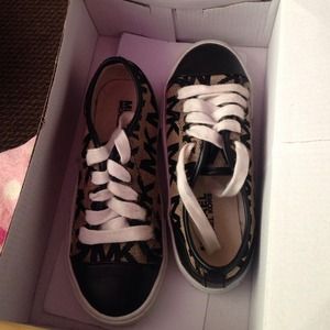 Michael kors shoes (little kids)