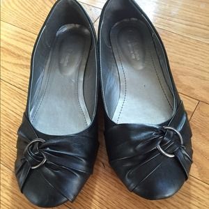 Brand New Black Size 8 Flat Shoes