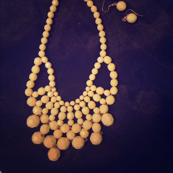 Yellow bubble statement necklace