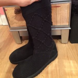 Black knitted uggs. Worn once!