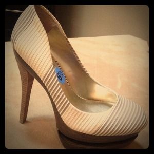 Jessica Simpson Pumps