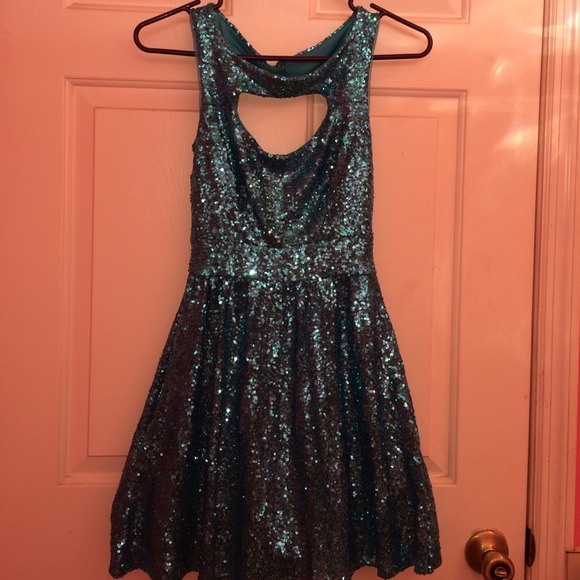 WINDSOR Dresses & Skirts - Party Dress