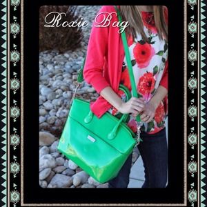 "Roxie" Handbag 🎉HP Best In Bags 5/12🎉