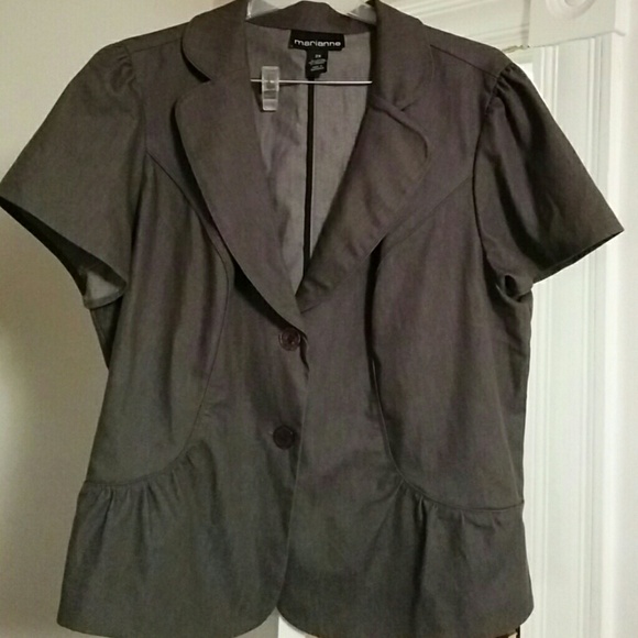 Short sleeved jacket