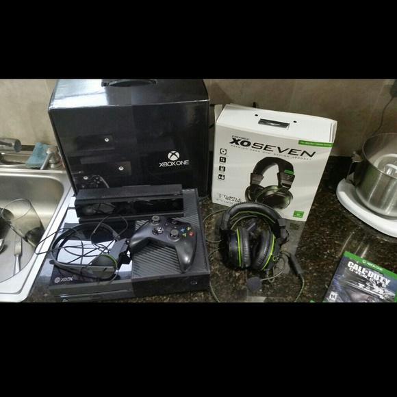 Xbox one Xo seven headset, 3 games (system sold) - Picture 1 of 2