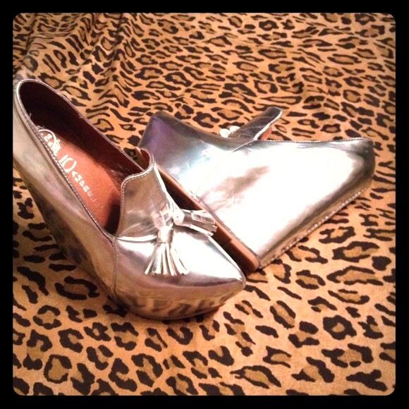 Jeffrey Campbell "The Zealous Shoe"