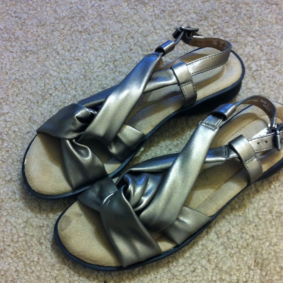 💕Clearance! 💕Naturalizer summer sandals size 7