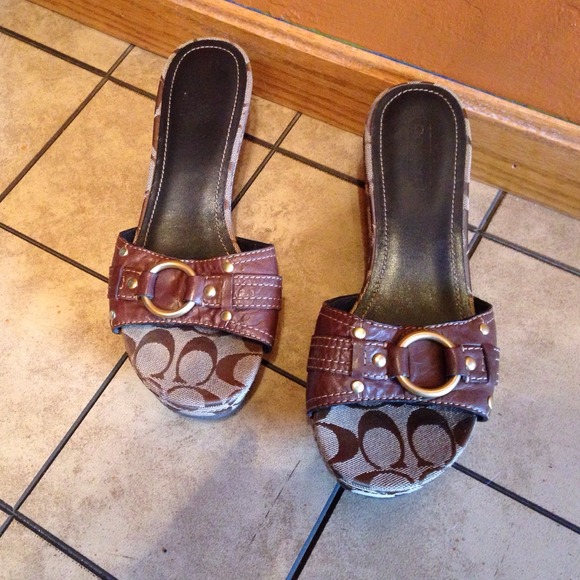 Shoes - Picture 1 of 4