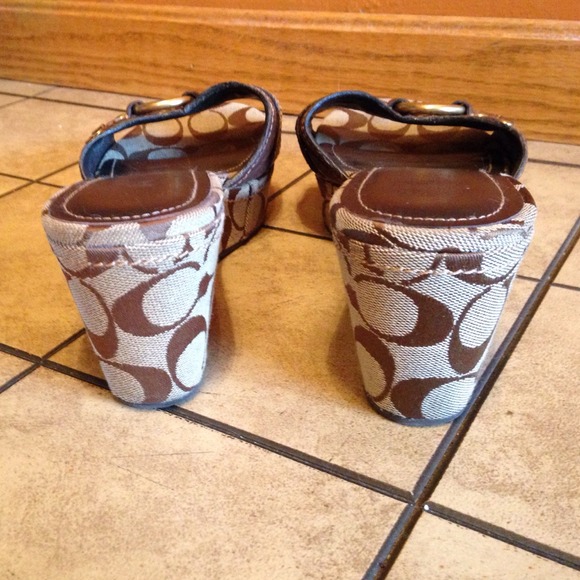 Shoes - Picture 3 of 4