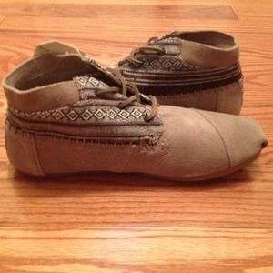 💯% Authentic Toms Tribal Booties