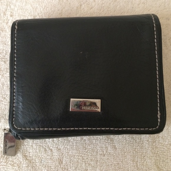 Perlina black leather wallet