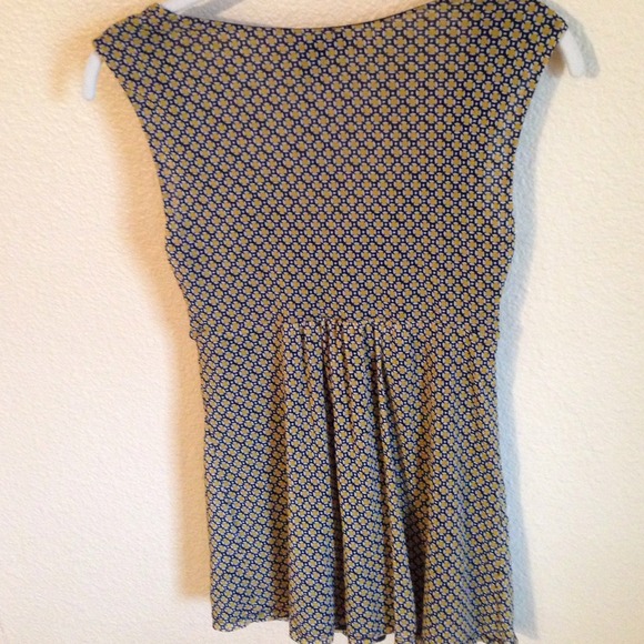 🍁Navy/Yellow Tank🍁 - Picture 4 of 4