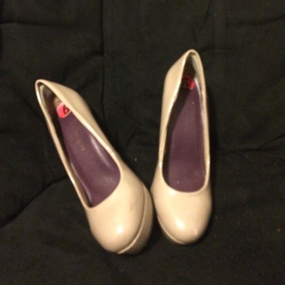 Steve Madden pumps ❤️ - Picture 2 of 3