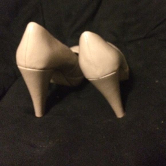 Steve Madden pumps ❤️ - Picture 3 of 3