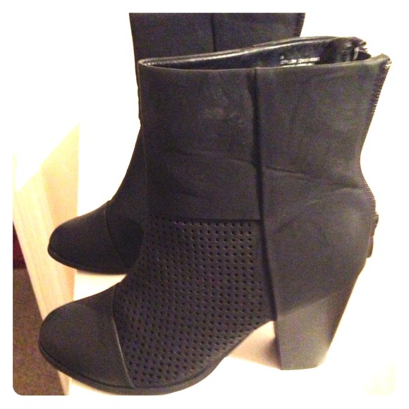Francesca's ankle boots (black)