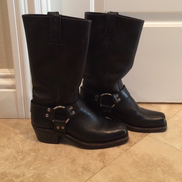 Frye Boots - Frye Women's 12R Harness boot