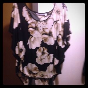New York & Company silky flowered top