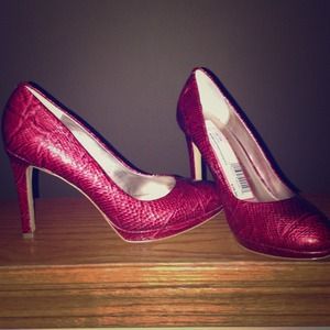 Red Lizard Pumps