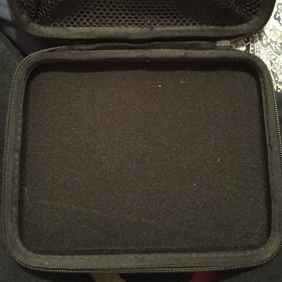 Black zip up case - Picture 3 of 4