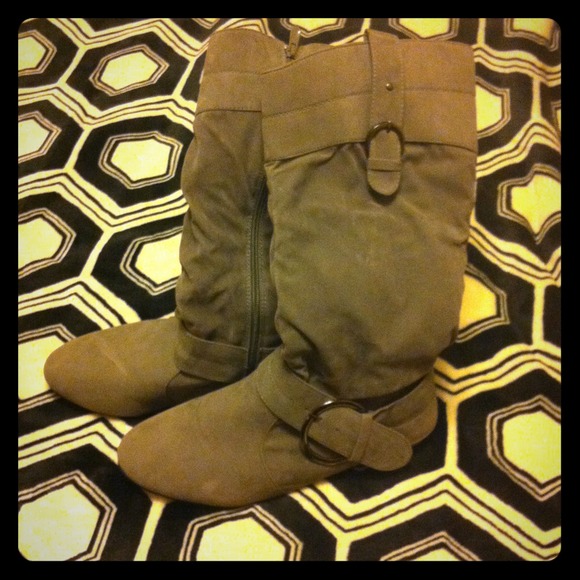 Grey charming Charlie boots with buckle