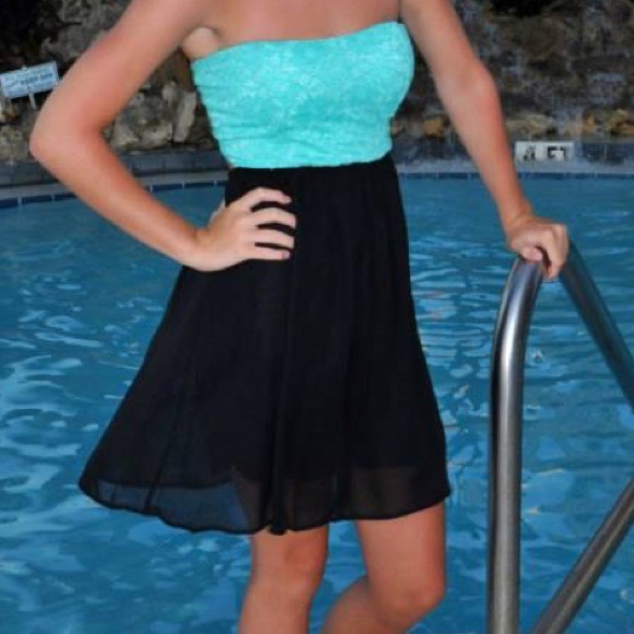 Light blue dress - Picture 1 of 4