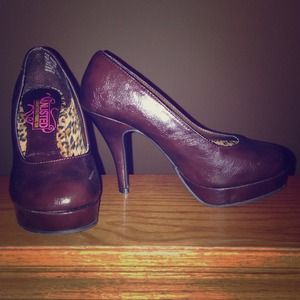Dark Brown Faux leather pumps