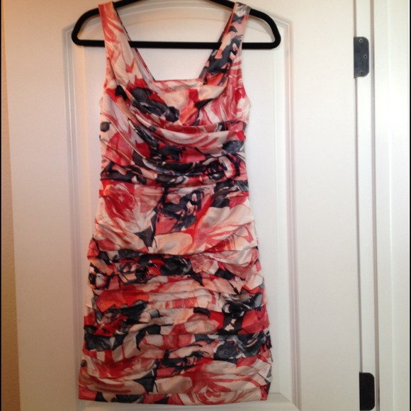 SALE!  EXPRESS - Silk Prints Ruched Dress - Size 2