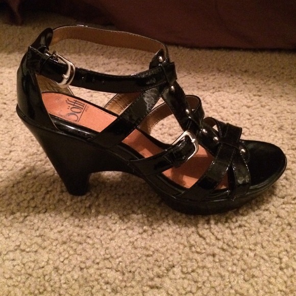Patent leather Sofft sandals!!!!