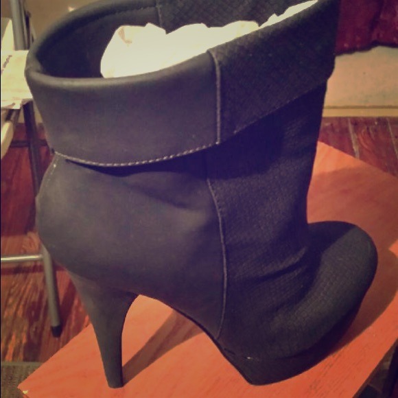 Ankle boots - Picture 1 of 4