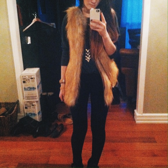 [ON HOLD for @karolcia93 ] Faux Fur Vest with Belt