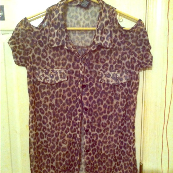 Cheetah print button down short sleeve - Picture 1 of 2
