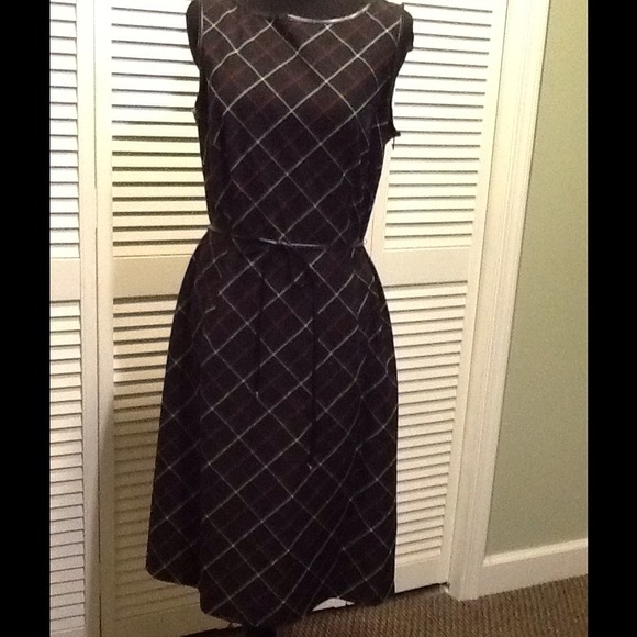 Dress with belt
