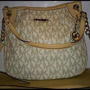 MK jet set vanilla shoulder bag