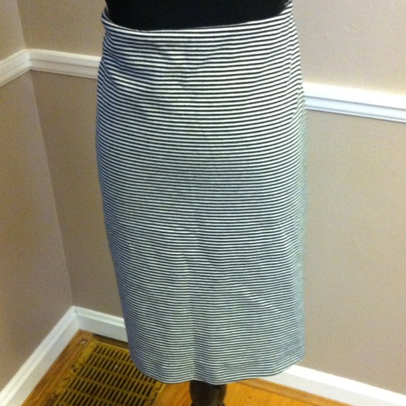 686. Eloquii Black & White Striped Pencil Skirt