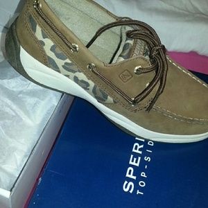Leopard sperrys