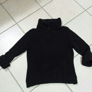 Gap black sweater with 3/4 sleeves