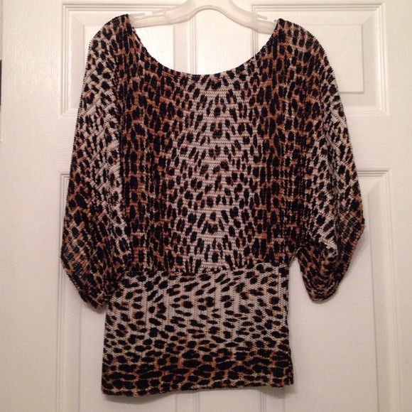 Leopard print top