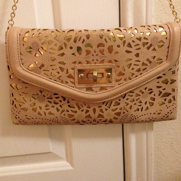Aldo Gold Patterned Clutch with Gold Chain - Picture 1 of 4
