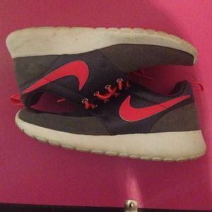 *reserved* Nike roshe runs