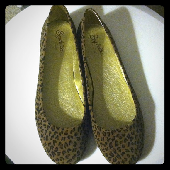 Seychelles Gala Flat in Tan Animal Print