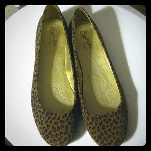 Seychelles Gala Flat in Tan Animal Print