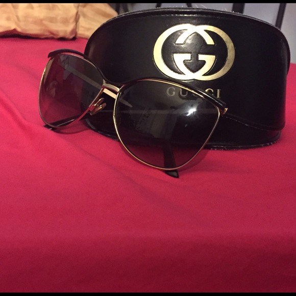 REDUCED! Authentic Gucci black and gold sunglasses - Picture 2 of 4