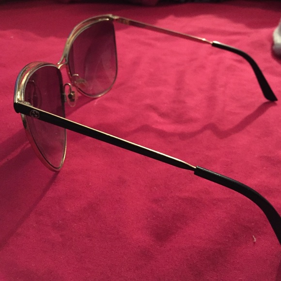 REDUCED! Authentic Gucci black and gold sunglasses - Picture 4 of 4