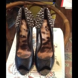 Sam Edelman Heavy Spiked Pump