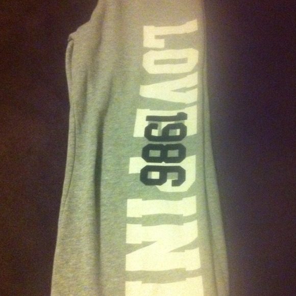 Victoria's Secret Pants - ❤️🙋bundled VS sweats and sweatshirts